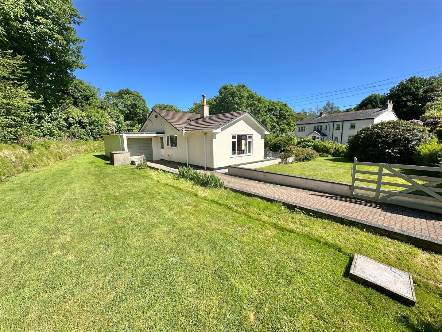 3 bed property in Trehaddle, Truro